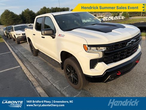 Used 2025 Chevrolet Silverado 1500 LT Trail Boss w/ Convenience Package II AWD/4WD image 1