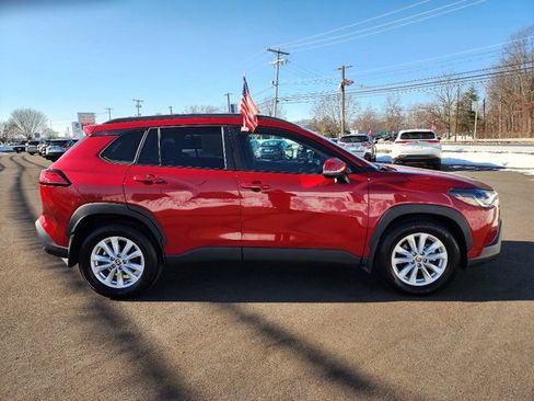 Used 2023 Toyota Corolla Cross LE image 8