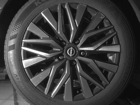 Used 2025 Nissan Altima 2.5 SV FWD image 15
