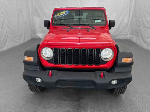 Used 2025 Jeep Wrangler Unlimited Sport AWD/4WD image 2