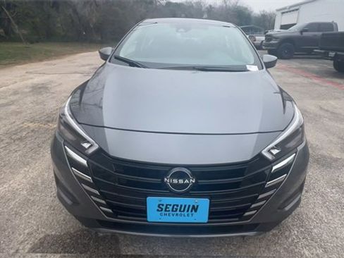 Used 2025 Nissan Versa SV image 3