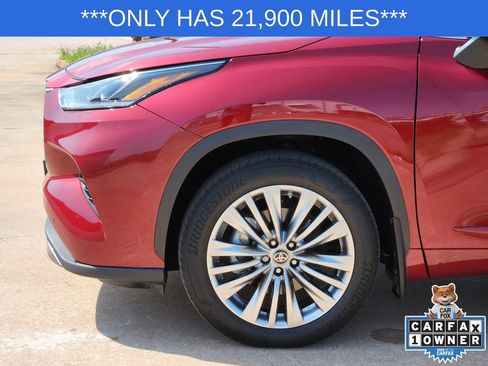 Used 2024 Toyota Highlander Platinum AWD/4WD image 10