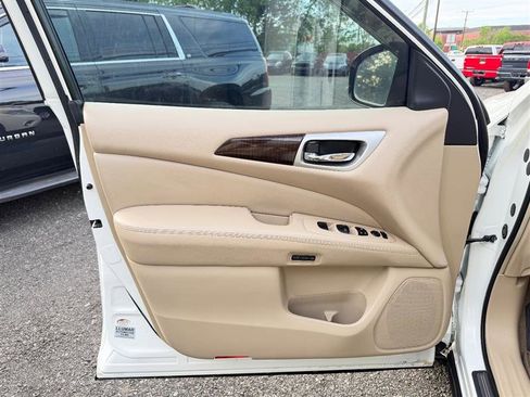 Used 2013 Nissan Pathfinder Platinum image 12