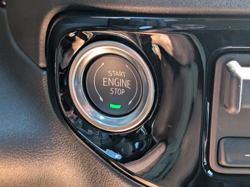 New 2026 Chevrolet Silverado 1500 LT w/ Z71 Off-Road Package image 21