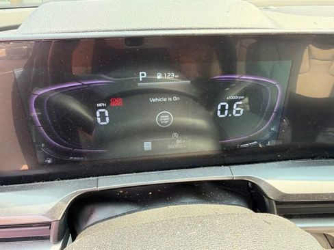 Used 2024 Kia Telluride S AWD/4WD image 9