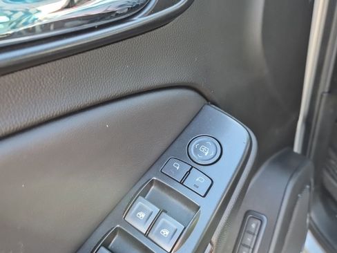 Used 2020 Chevrolet Tahoe LT image 17