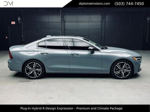 Used 2022 Volvo S60 T8 R-Design Expression w/ Premium Package AWD/4WD image 8
