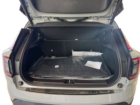 New 2026 Volvo EX30 Cross Country Ultra image 5