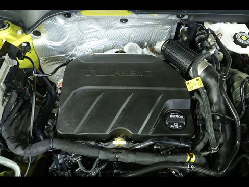 Used 2024 Chevrolet Trax RS w/ Sunroof Package FWD image 19