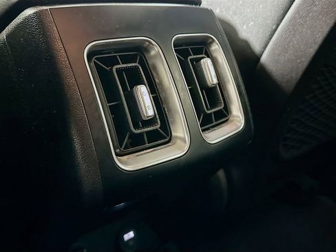 Used 2022 Kia Sorento LX image 26