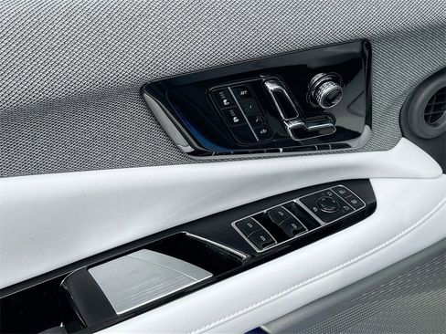 New 2026 Cadillac Optiq Luxury 1 image 17