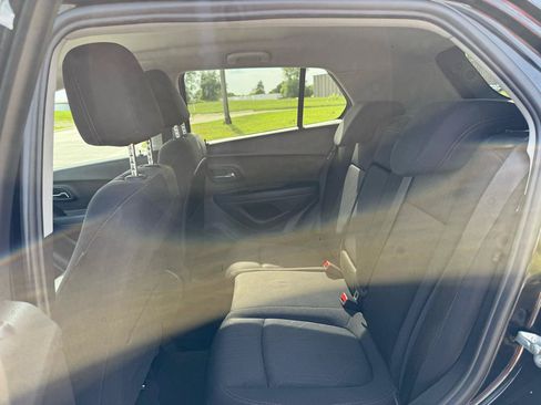 Used 2017 Chevrolet Trax LT FWD image 15