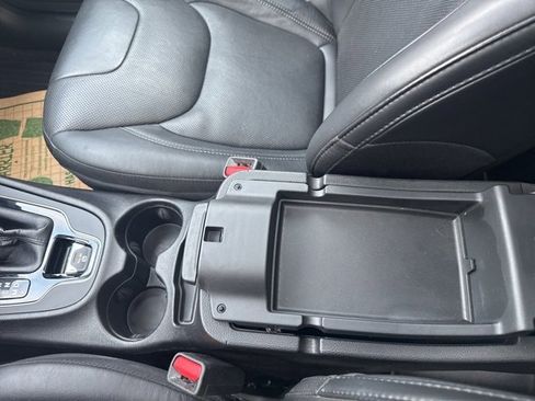 Used 2021 Jeep Cherokee Limited w/ Elite Package image 26