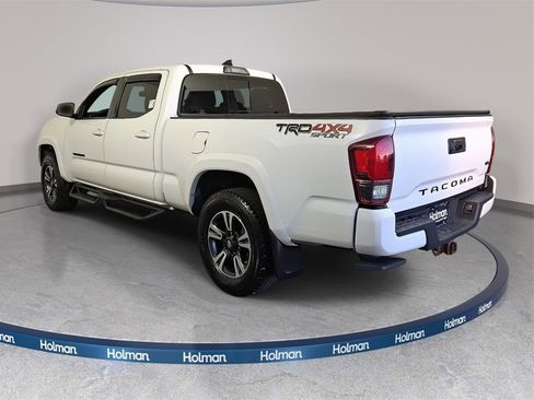 Used 2019 Toyota Tacoma TRD Sport image 7