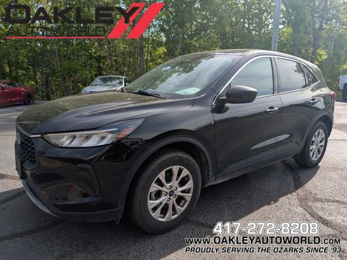 Used 2023 Ford Escape Active AWD/4WD image 1