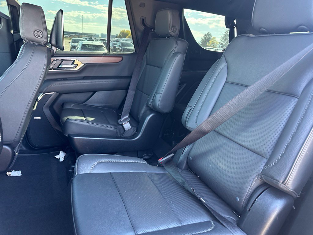 Used 2026 GMC Yukon Denali w/ Denali Reserve Package AWD/4WD image 7