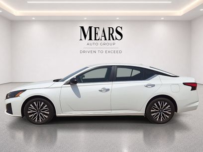 Used 2024 Nissan Altima 2.5 SV