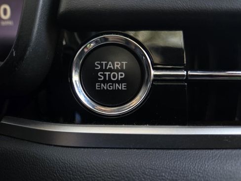 Used 2024 Mitsubishi Outlander SE image 31