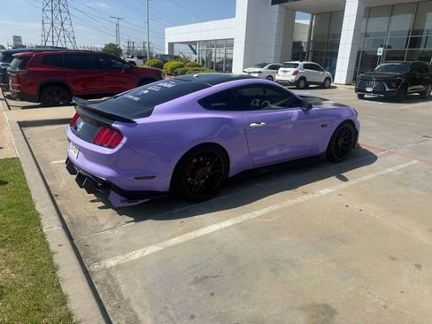 Used 2017 Ford Mustang GT Premium image 3