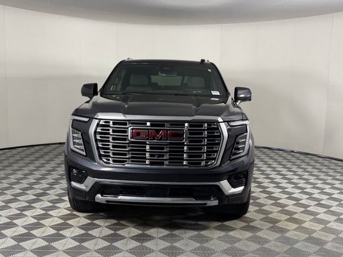 Used 2025 GMC Yukon Denali RWD image 12