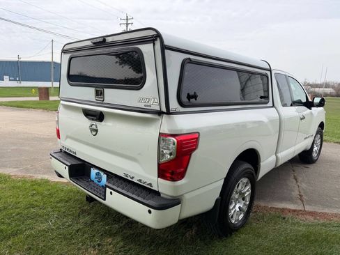 Used 2019 Nissan Titan SV w/ SV Convenience Package AWD/4WD image 5