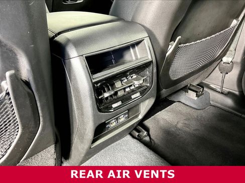 Used 2023 Jeep Grand Cherokee Laredo AWD/4WD image 10