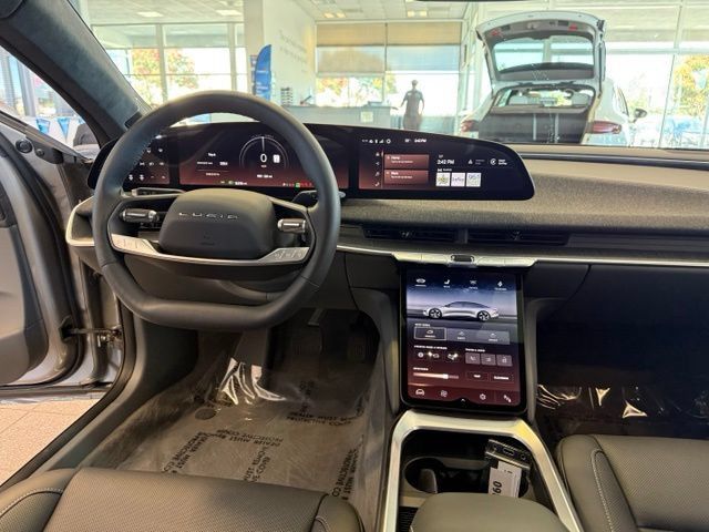 Used 2024 Lucid Air Touring AWD/4WD image 25