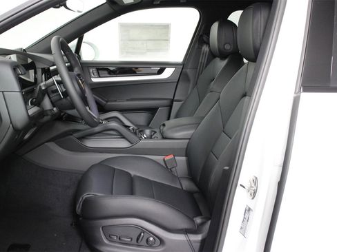 New 2026 Porsche Cayenne image 5