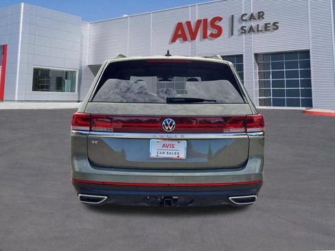 Used 2025 Volkswagen Atlas SE FWD image 9