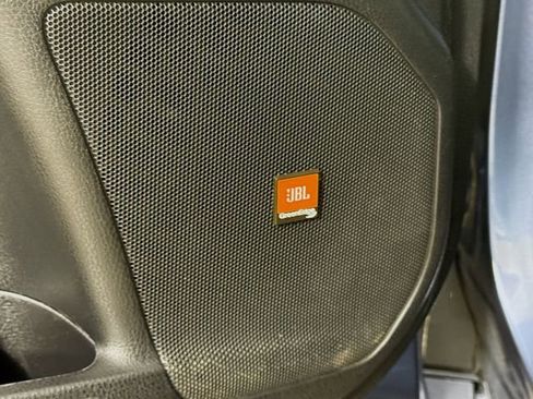 Used 2015 Toyota Highlander Limited image 19