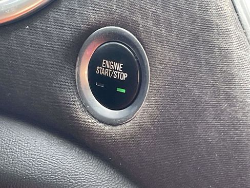 Used 2020 Chevrolet Malibu LT FWD image 19