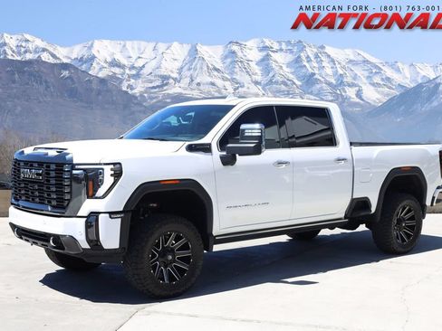 Used 2024 GMC Sierra 3500 Denali Ultimate AWD/4WD image 1