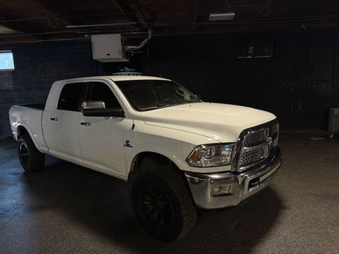 Used 2016 RAM 3500 Laramie w/ Cold Weather Group AWD/4WD image 7