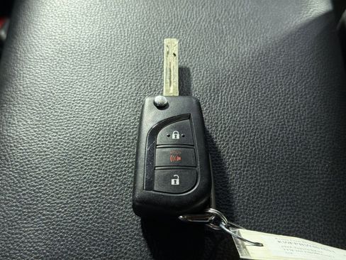 Used 2024 Toyota RAV4 LE AWD/4WD image 33