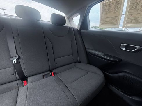 Used 2025 Kia K4 FWD image 37