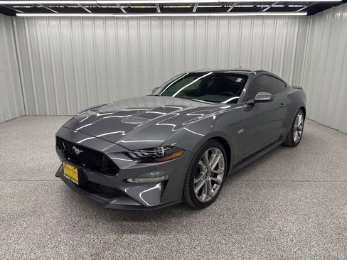 Used 2022 Ford Mustang GT Premium w/ Equipment Group 401A RWD image 3