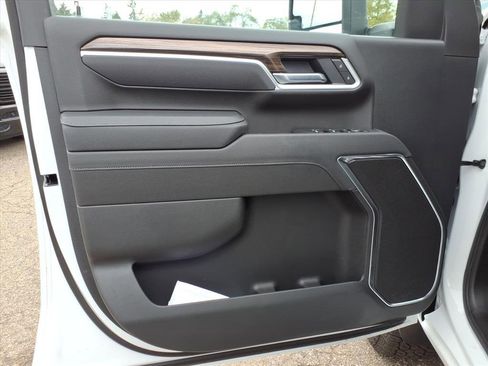 Used 2025 Chevrolet Silverado 3500 LT w/ Trail Boss Package image 13