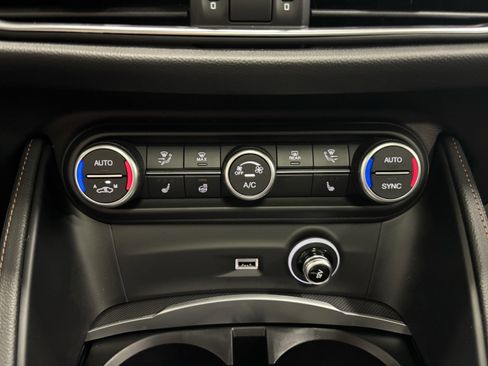 New 2025 Alfa Romeo Stelvio Sprint image 16