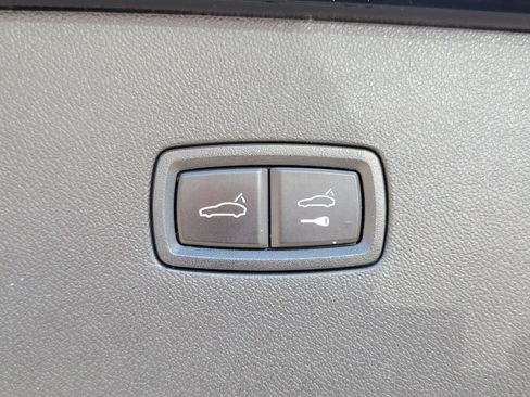 Certified 2023 Porsche Cayenne Coupe AWD/4WD image 29