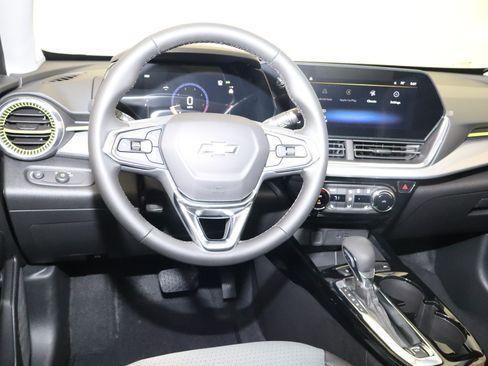 New 2026 Chevrolet Trax LT w/ Driver Confidence Package FWD image 16