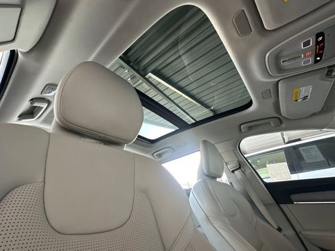 Used 2024 Volvo S90 T8 Ultimate image 18