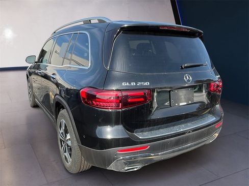 New 2025 Mercedes-Benz GLB 250 4MATIC image 2