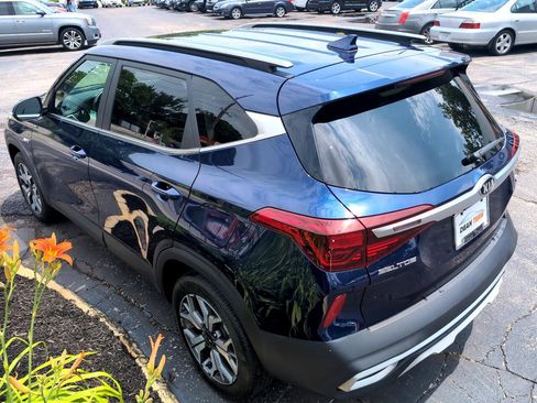 Used 2021 Kia Seltos EX image 5