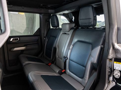 Used 2022 Ford Bronco Outer Banks w/ Sasquatch Package image 33