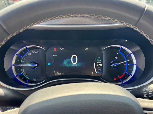 Used 2024 Chrysler Pacifica Limited FWD image 41