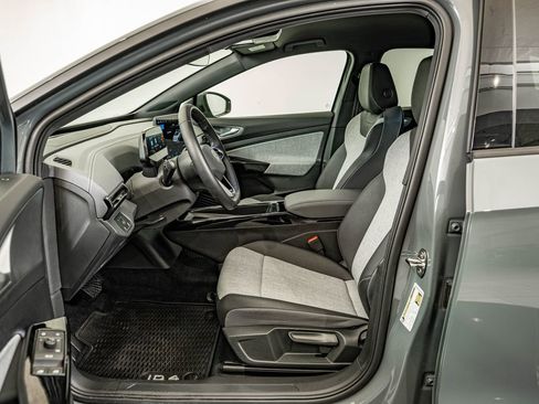 Used 2025 Volkswagen ID.4 Pro RWD image 28