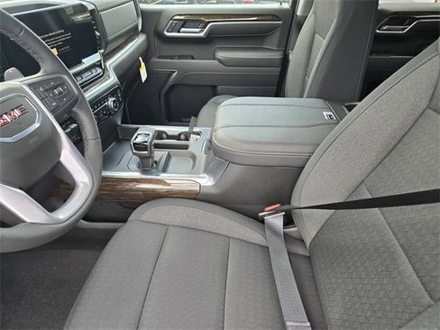 New 2026 GMC Sierra 1500 Elevation image 17