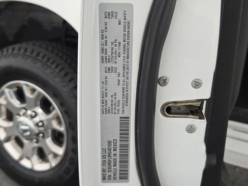 Used 2024 RAM 2500 Laramie AWD/4WD image 40