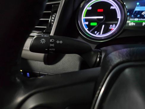 Used 2019 Toyota Camry XLE image 21