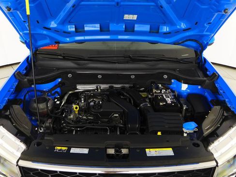 Used 2023 Volkswagen Taos SE AWD/4WD image 6